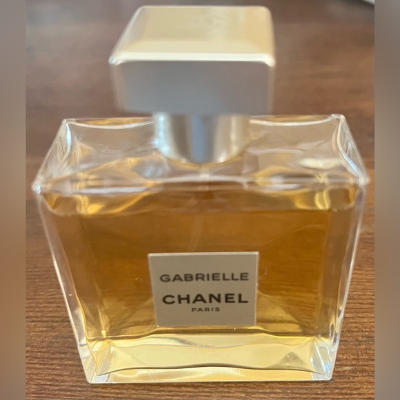 CHANEL Gabrielle Fragrance with Golden Hue - Picture 1 of 6